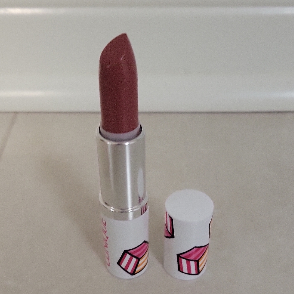 Clinique Pink Lipstick Vibrant Matte Finish